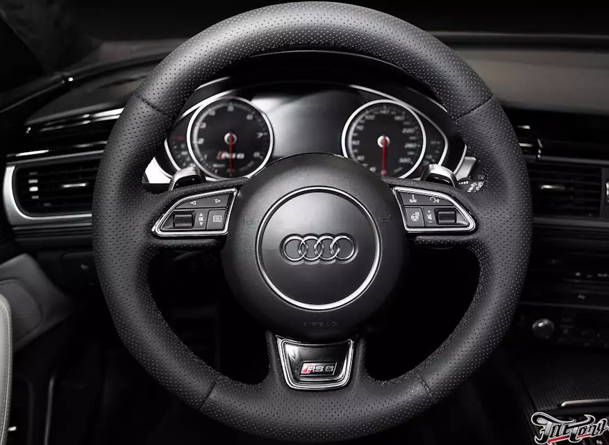 Audi RS6. Оклейка кузова, ламинация карбоном, пошив потолка и руля - 2
